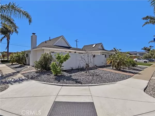 9382 Molokai DR, Huntington Beach, CA 92646