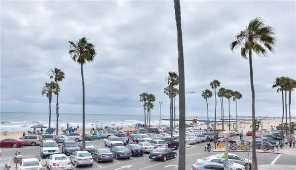 Newport Beach, CA 92663,2206 W Oceanfront B