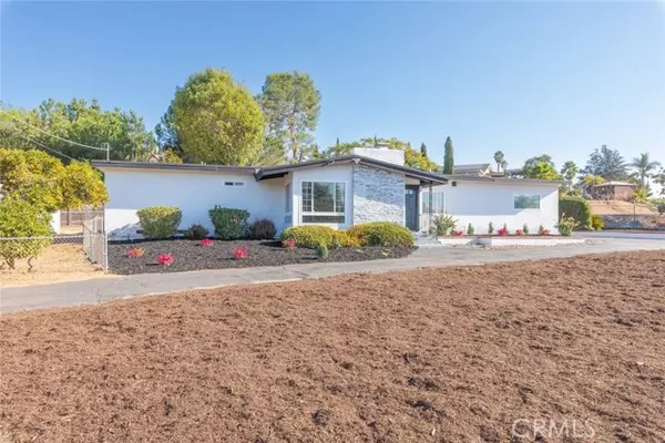 Escondido, CA 92029,1060 Hamilton LN