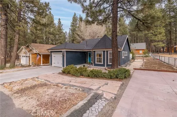 Big Bear Lake, CA 92315,449 Mountainaire LN