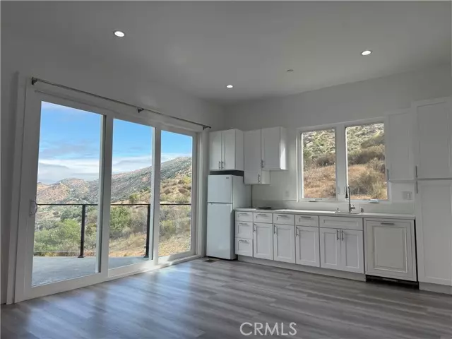 Simi Valley, CA 93063,988 Alta Vista RD