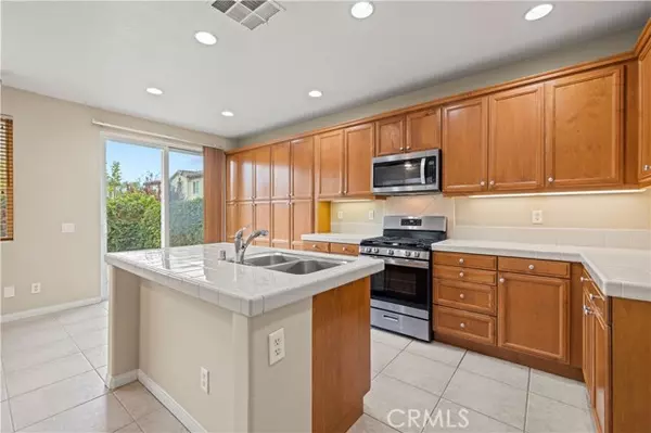 Saugus, CA 91350,28363 Mirabelle LN