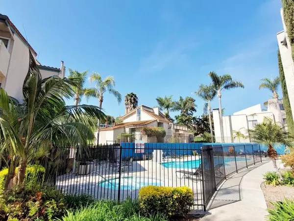 Carlsbad, CA 92009,2625 Pirineos Way 329