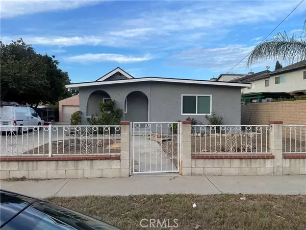 5009 W 7th ST, Santa Ana, CA 92703