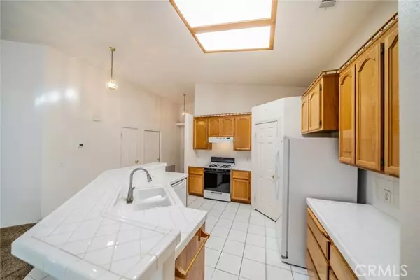 Hesperia, CA 92345,15225 Ash ST