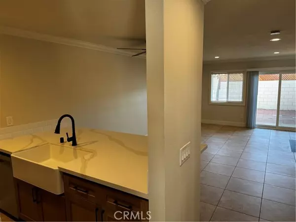 Huntington Beach, CA 92649,16582 Jib CIR 3