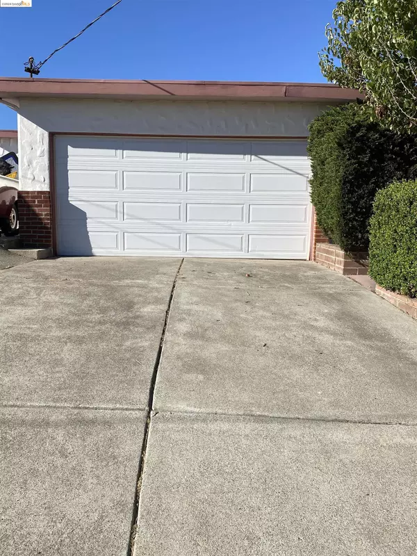 El Sobrante, CA 94803-1612,670 Donna Mae CT