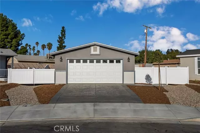 Perris, CA 92570,738 Larissa CT