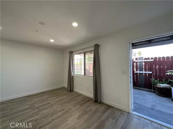 Huntington Beach, CA 92648,7551 Warner C