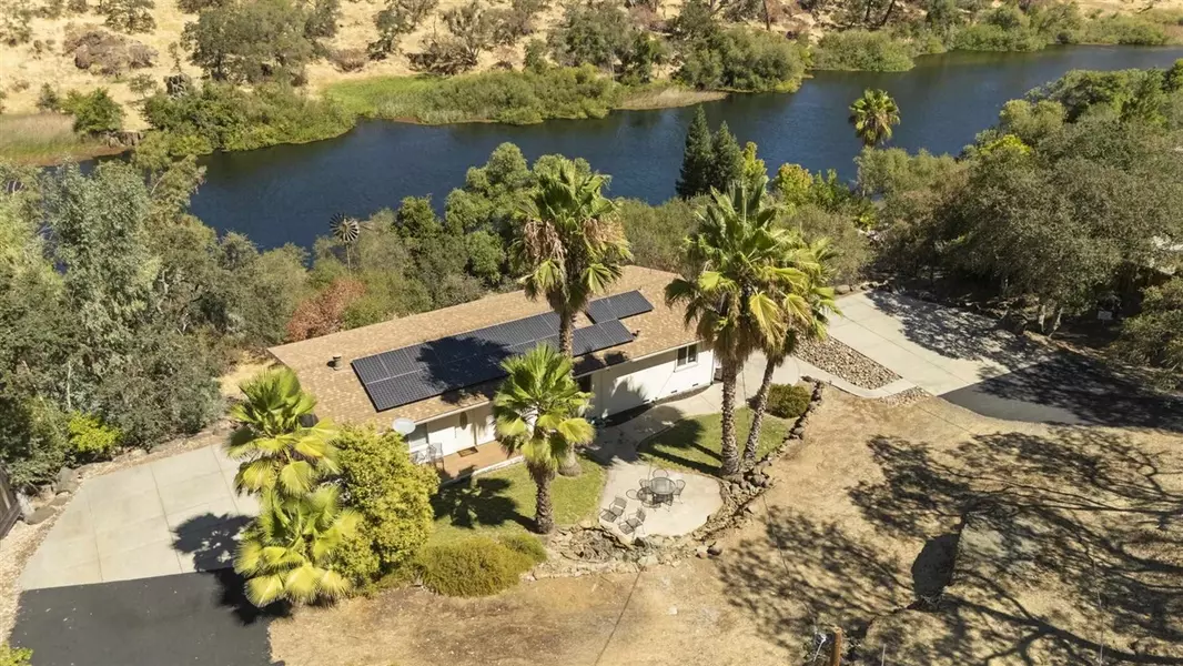 13788 Tulloch DM, Jamestown, CA 95327