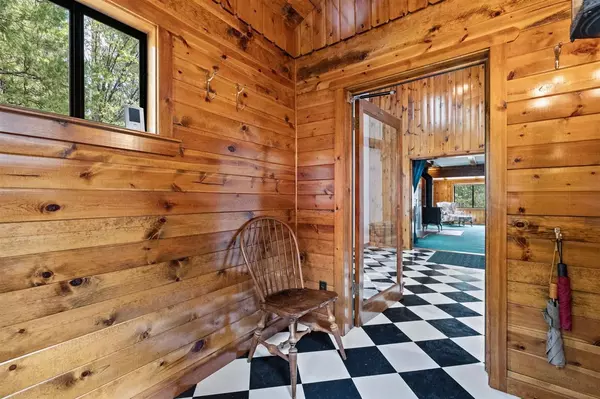 Twain Harte, CA 95383,25833 Lyons Dam Rd