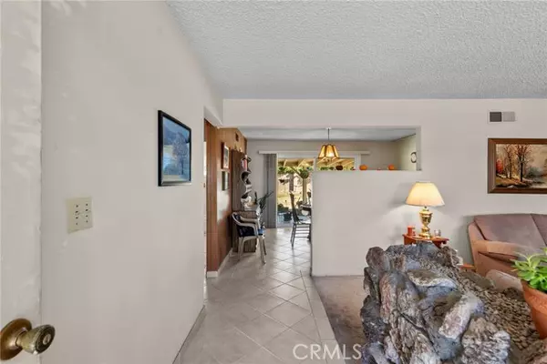 Simi Valley, CA 93063,1496 Glacier ST