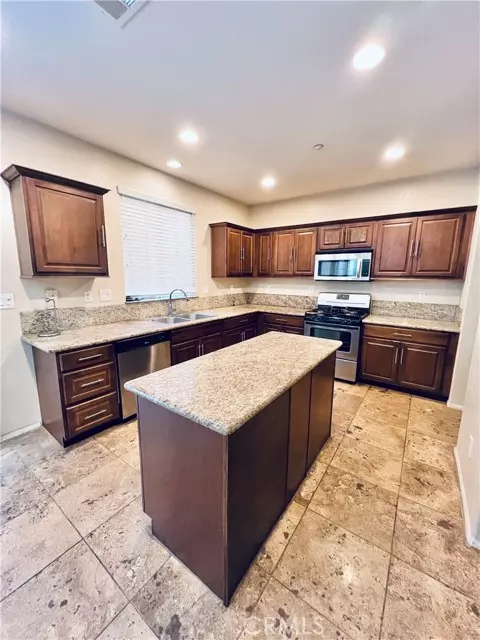 18284 Laguna PL, Fontana, CA 92336