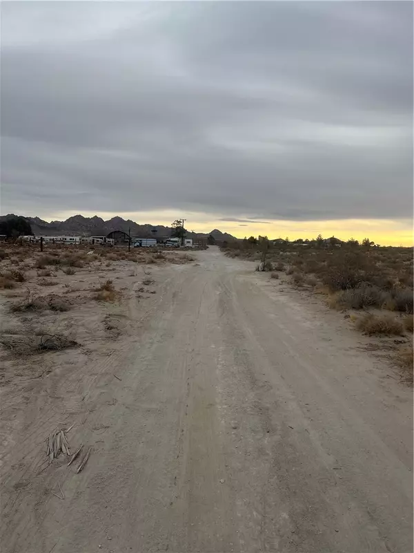 Lucerne Valley, CA 92356,1 Rodeo RD