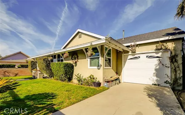 138 Walnut ST, Costa Mesa, CA 92627