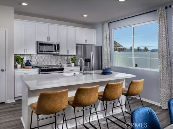 Redlands, CA 92374,2093 Bergamot ST