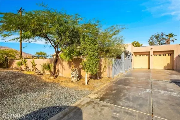 2646 E Vista Chino, Palm Springs, CA 92262