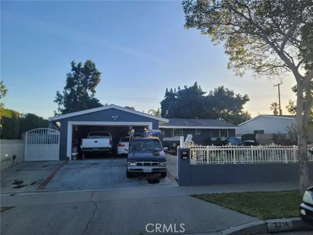 2214 Mark ST, Santa Ana, CA 92703