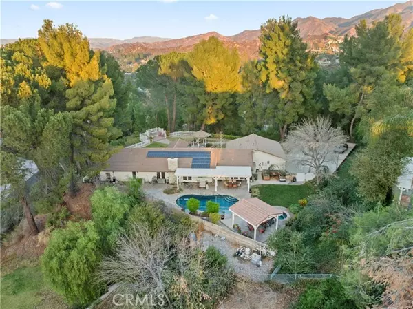 Canyon Country, CA 91387,15838 Falconrim DR