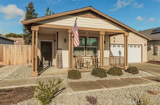 325 Birch LN, Dinuba, CA 93618