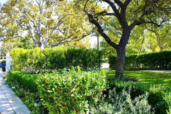 Los Angeles, CA 90020,333 S Arden BLD