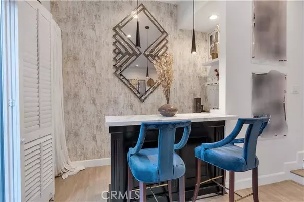 Encino, CA 91316,5225 White Oak AVE 6