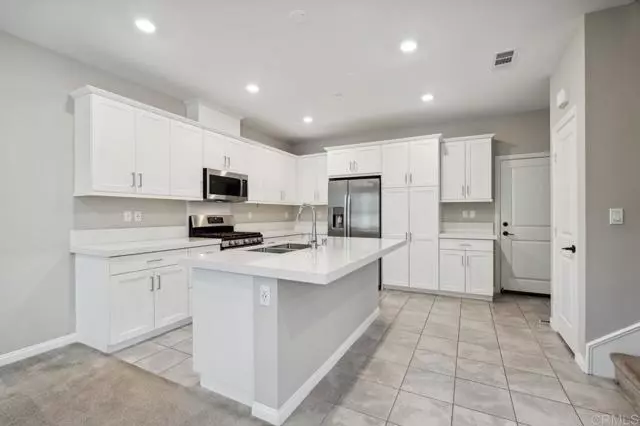 Chula Vista, CA 91913,2187 Bluestone CIR