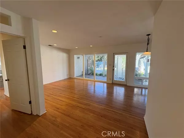 Tarzana, CA 91335,18919 Sylvan ST