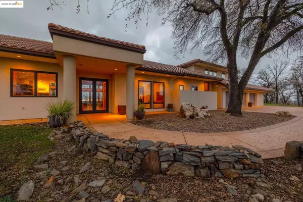 25775 Powell Ranch Rd, Sonora, CA 95370