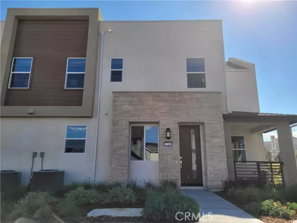 Valencia, CA 91381,27105 Trailview LN