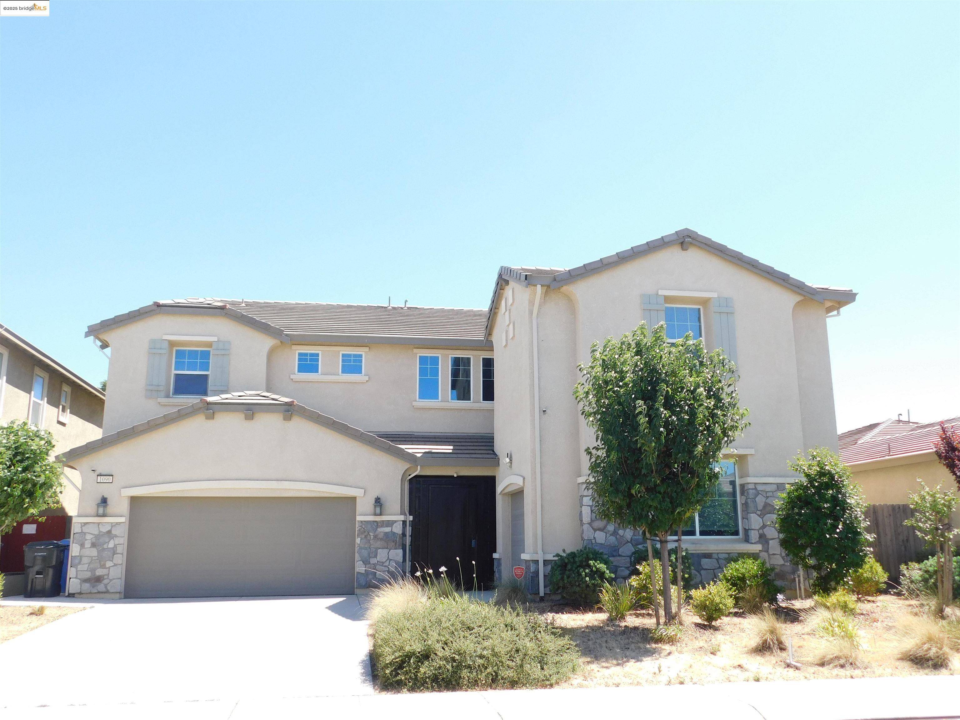 1090 Lavender St, Manteca, CA 95337