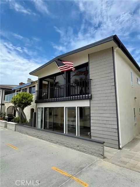 Newport Beach, CA 92663,1510 W Oceanfront