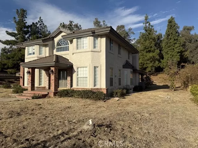 28726 Oak Ridge RD, Highland, CA 92346