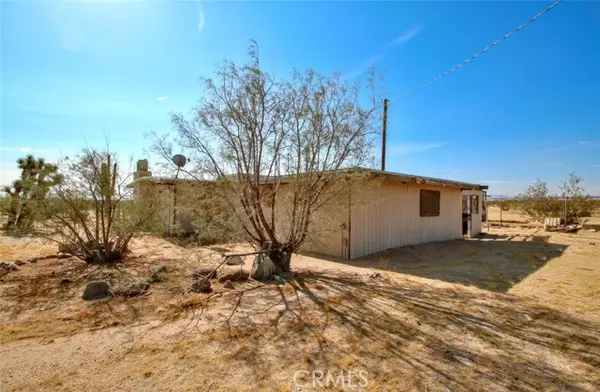 Joshua Tree, CA 92252,62105 Moon DR