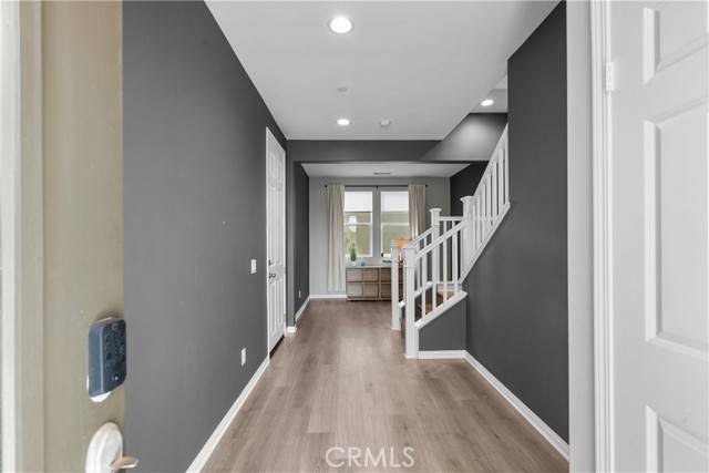 Valencia, CA 91381,27422 Pioneer CT