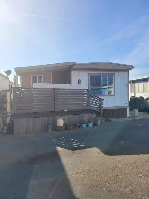 Oceanside, CA 92054,900 N Cleveland ST 58