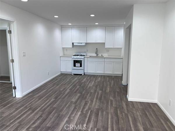 2458 Chestnut Ave, Long Beach, CA 90806