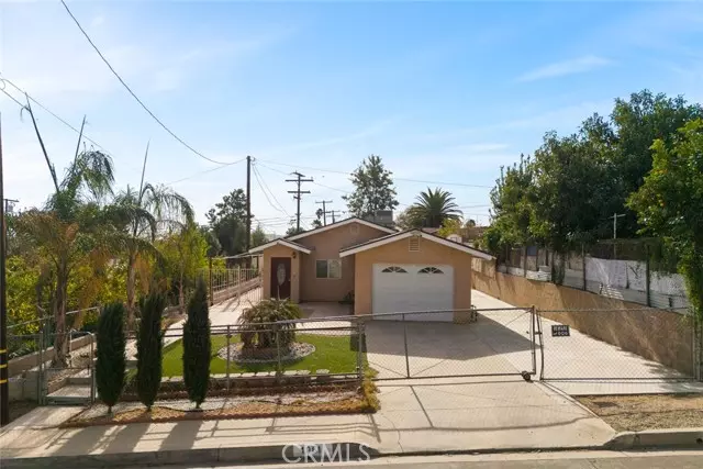 1061 Tepee LN, Perris, CA 92570