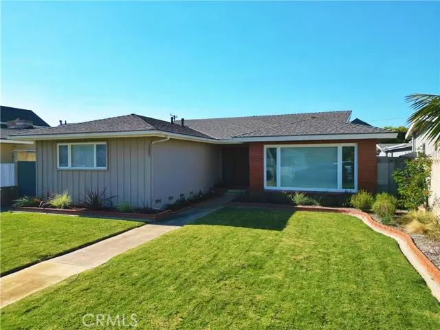 1837 Pine ST, Huntington Beach, CA 92648