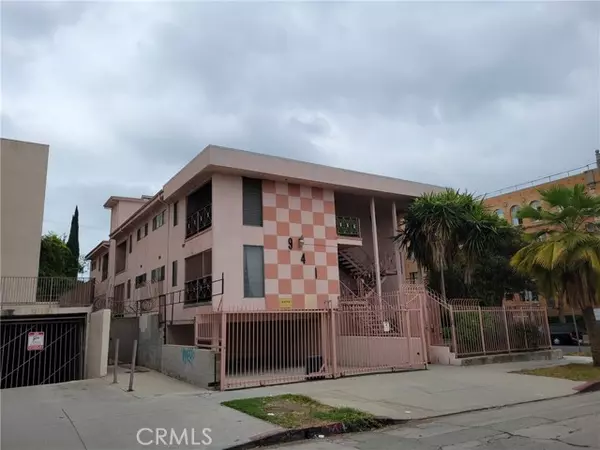 941 S Gramercy PL, Los Angeles, CA 90019