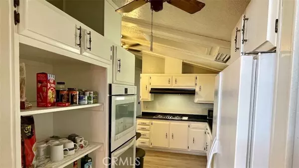 Lucerne Valley, CA 92356,38013 Foothill RD