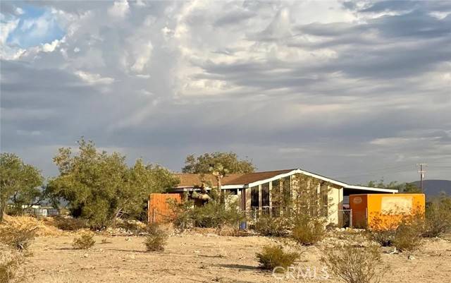 Lucerne Valley, CA 92356,38013 Foothill RD