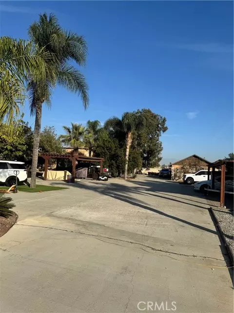 Fontana, CA 92337,10881 Oleander AVE