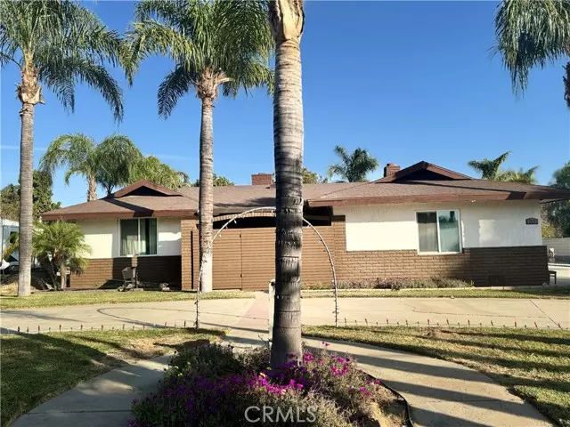 Fontana, CA 92337,10881 Oleander AVE