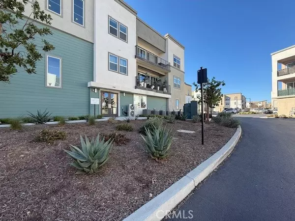 27410 Merlin PL 202, Valencia, CA 91381