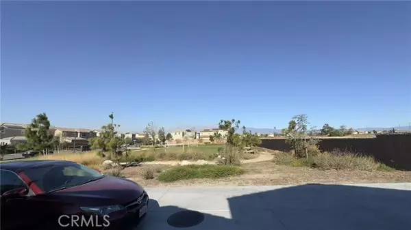 Ontario, CA 91762,3272 E Yellowstone DR