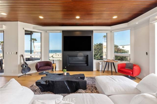 Hermosa Beach, CA 90254,36 15th ST