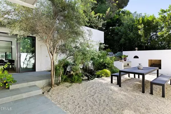 Studio City, CA 91604,11210 Briarcliff LN