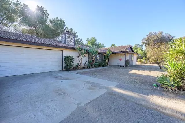 30687 Persimmon LN, Valley Center, CA 92082