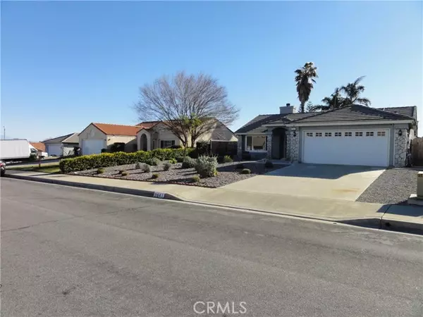 2841 La Morada DR, Rialto, CA 92377